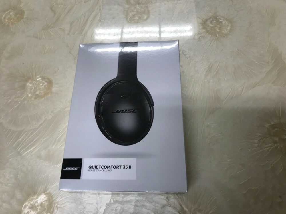 Bose QuietComfort 35 Series II Wireless Noise Cancelling Headphones (Black) - Image 2