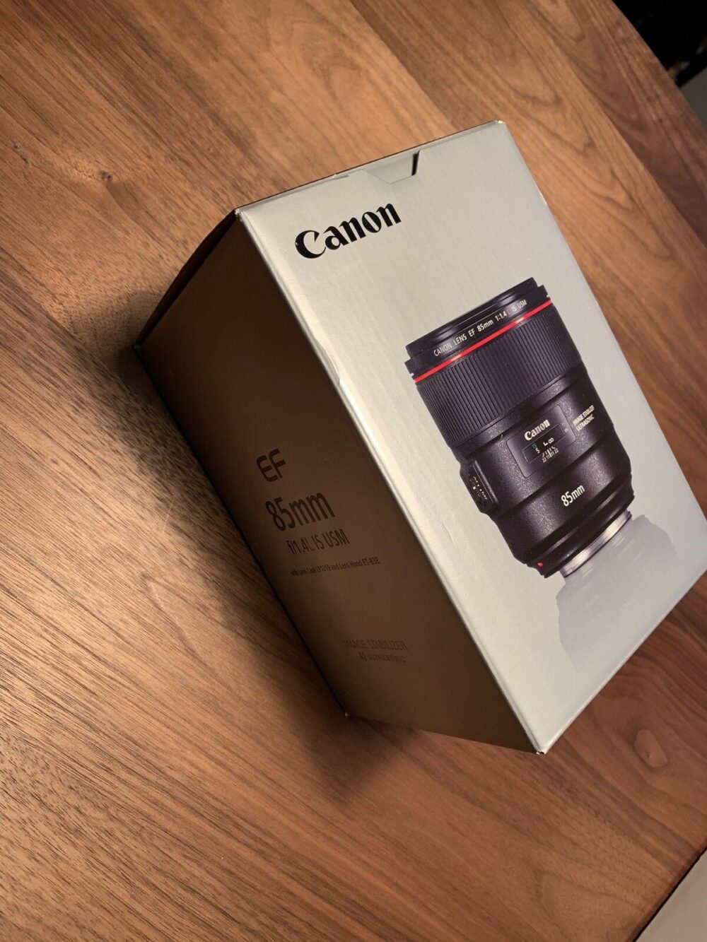 Canon EF 85mm f/1.4L IS USM Lens